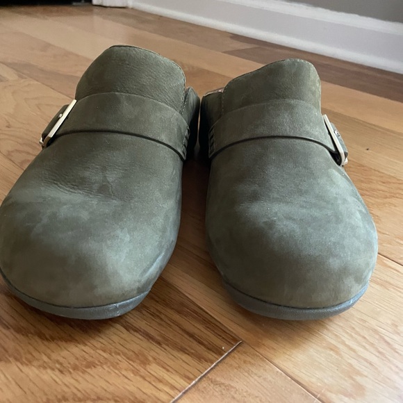 Fit Flop Size 9 Green Leather Buckle Mule Shoes - Picture 2 of 9